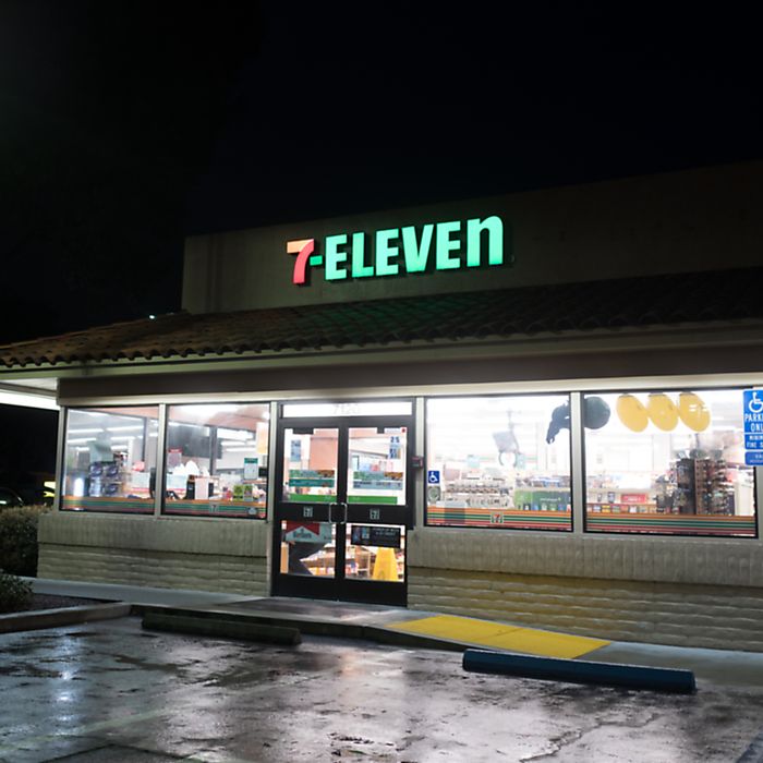 7-eleven employees: company targets critics with