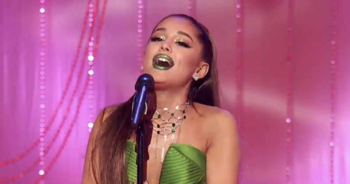 阿麗亞娜·格蘭德 (Ariana Grande) 演唱《巫師與我》一個非常邪惡的萬聖節你正在融化，你正在融化