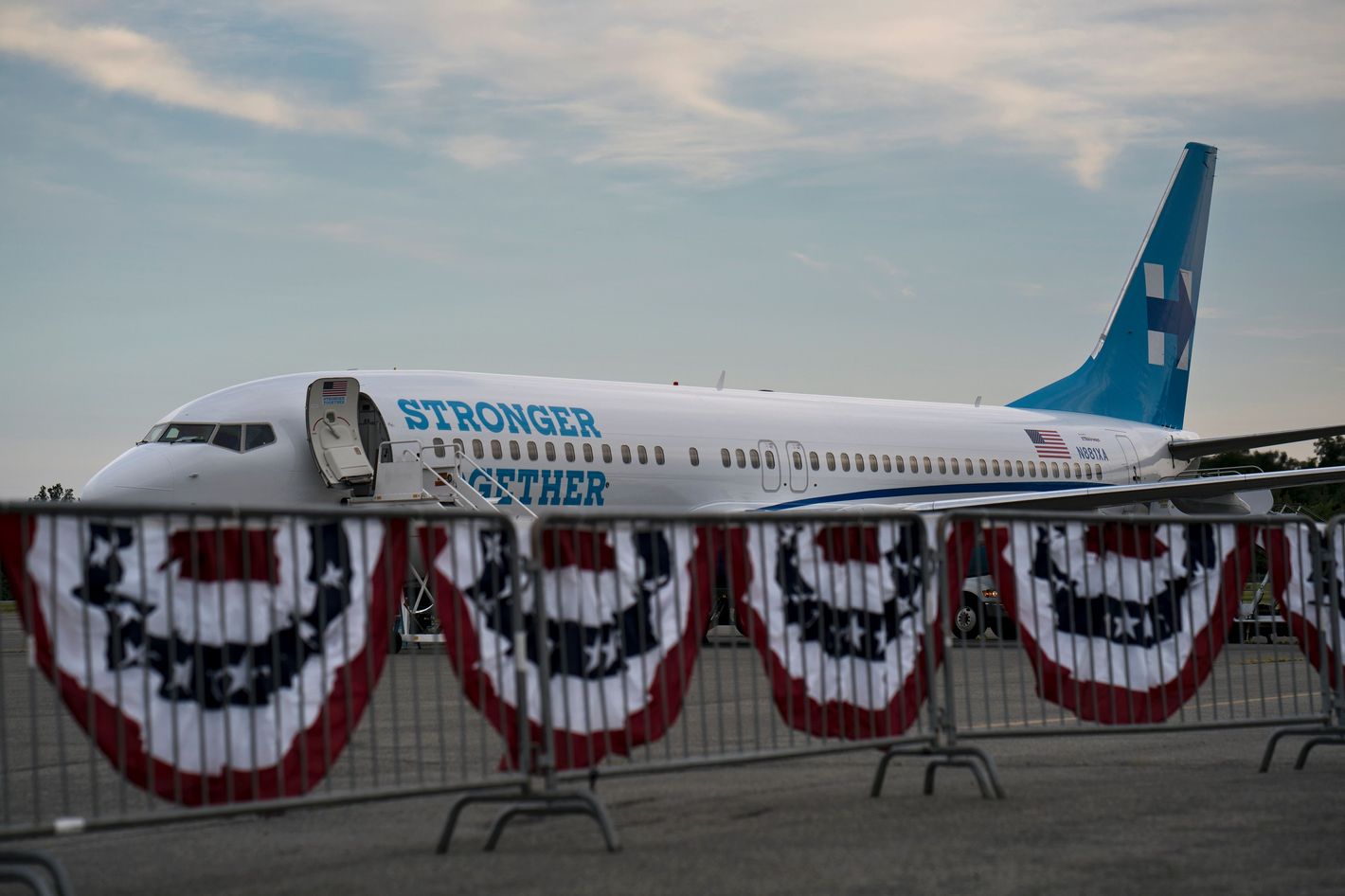 Hillary Clinton Gets New Plane Travels With Press Pool Hillary Clinton Gets New Plane Travels With Press Pool