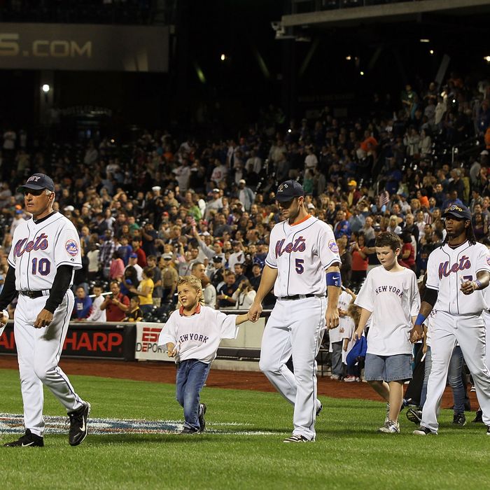 Mets Not Allowed to Wear Hats Honoring NYPD, FDNY, But Joe Torre Says  Decision Is Not 'A Lack of Respect' 