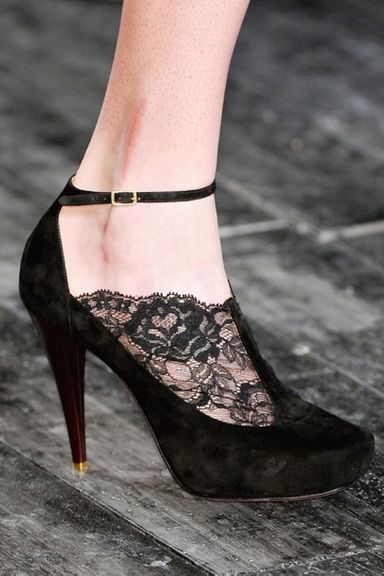 Twenty Enticing Shoes From Fall 2012