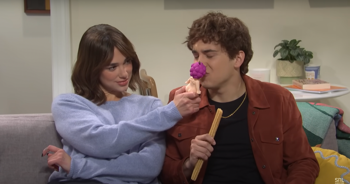 Dua Lipa Parodies 'Challengers' with Dolls on 'SNL' - Vimarsana News