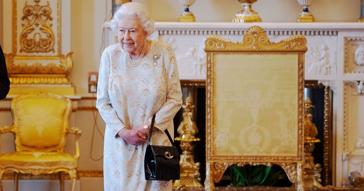 Why Does the Queen Carry Her Handbag Indoors? What’s Inside?