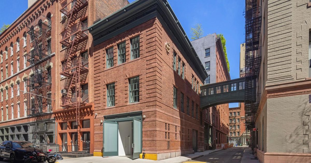 A Tech Power Couple Tires of Their Sky Bridge