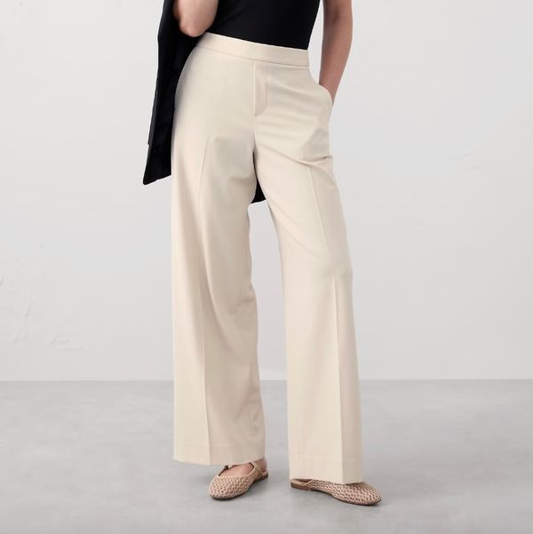 https://pyxis.nymag.com/v1/imgs/01a/497/4ce55916451592a35c3d62d0b3d2c18079-oysrer.2x.rsquare.w536.jpg