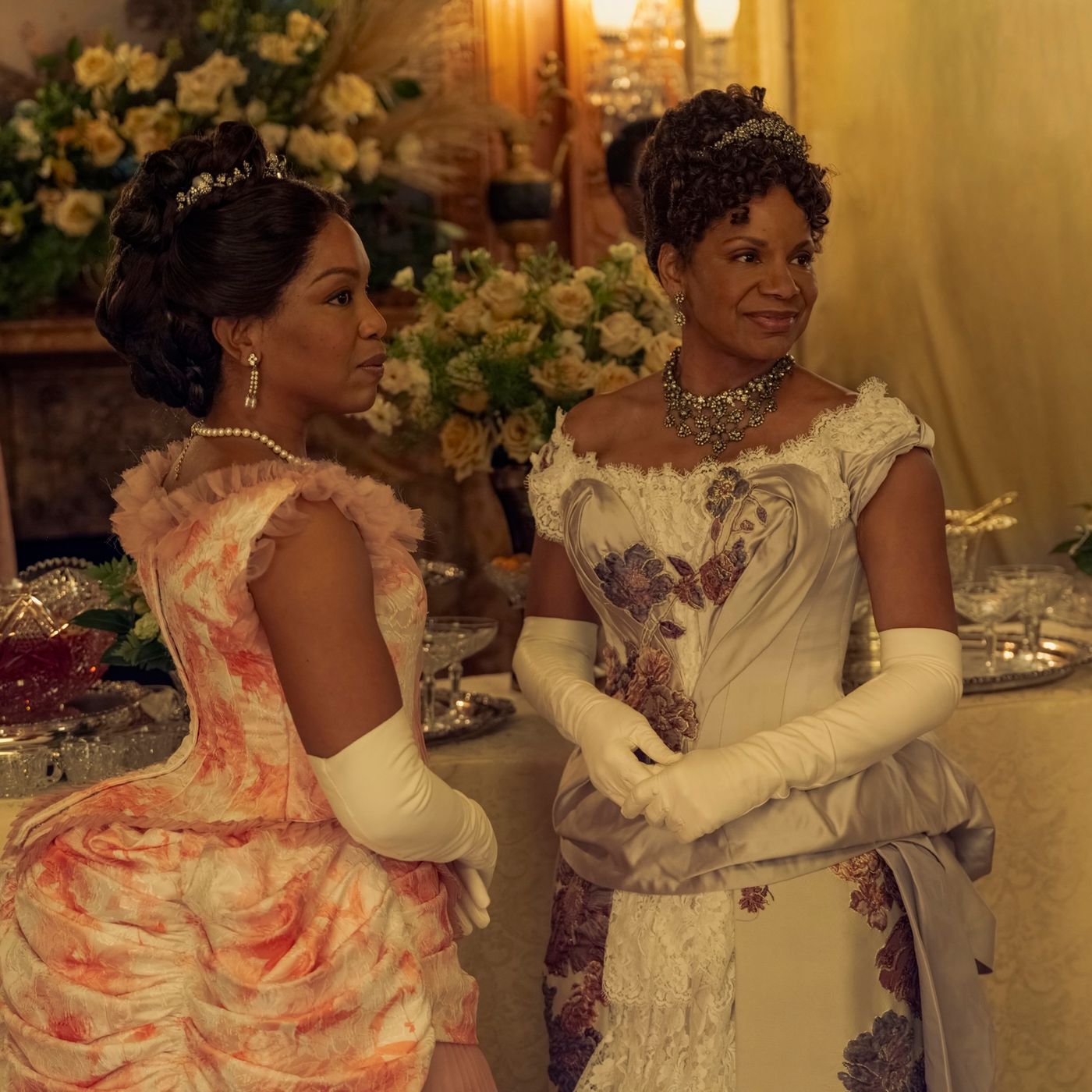 Celebrating Katherine MacDonald's life! Katherine Agnew MacDonald (December  14, 1891–June 4, 1956) was an American actress, producer, and model. Born  in Pittsburgh, Pennsylvania, she was the older sister of actresses Miriam  MacDonald, image size:1400x1400