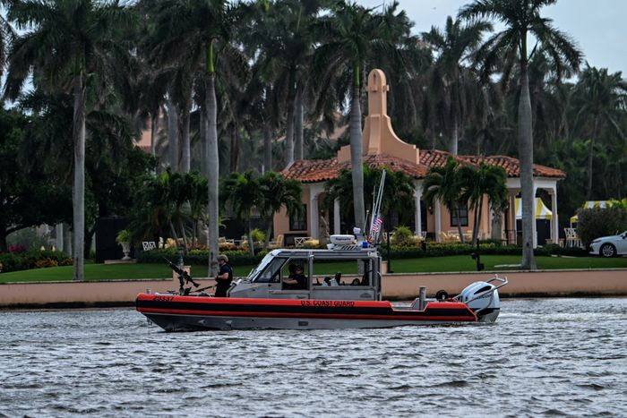 Dinner at Mar-a-Lago Is for Power Games