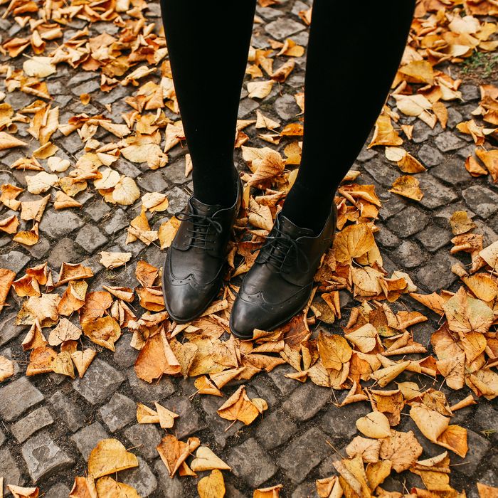 pretty black flat shoes