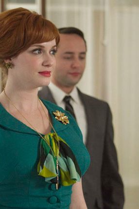 Mad Men Fashion Recap: Joan Takes the Plunge