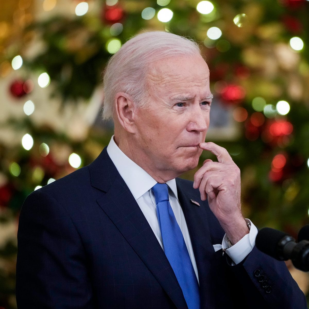 Democrat Retreat Christmas 2022 Biden Can Fight Omicron Without Ruining Christmas