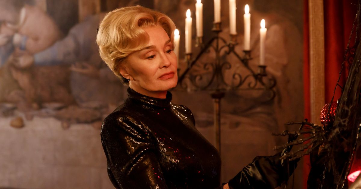 American Horror Story Season 13 debuts with returning characters - News Directory 3