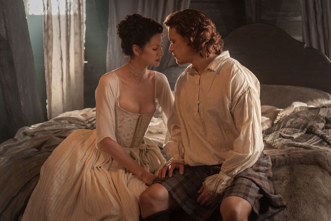 Sex scenes with other gal.in outlander