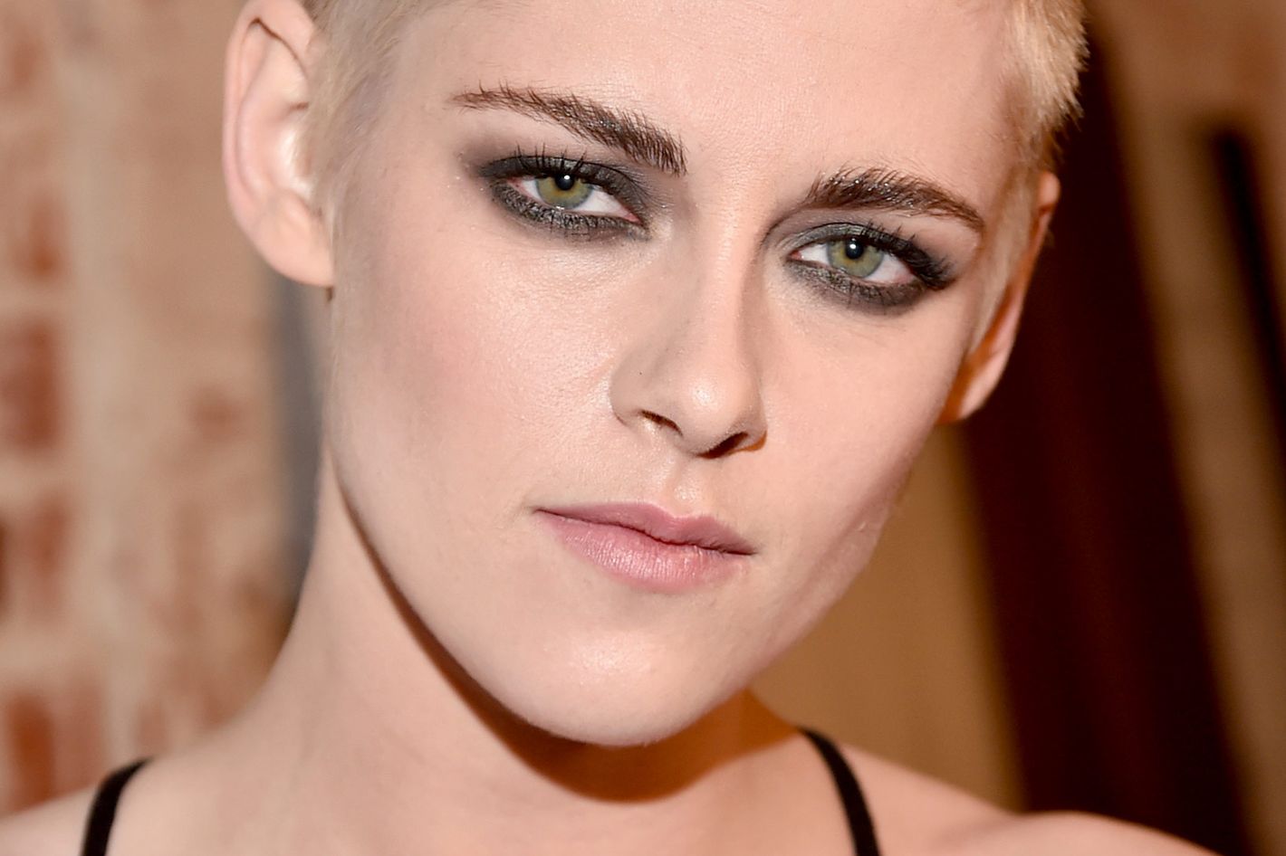 The Secret to Getting Kristen Stewart’s Not-Too-Perfect Eye Makeup.