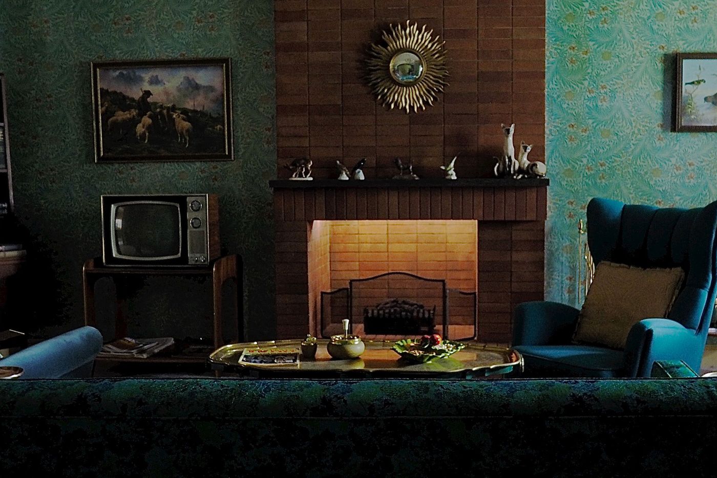 How to Get The Queen's Gambit Midcentury Maximalist Look at Home