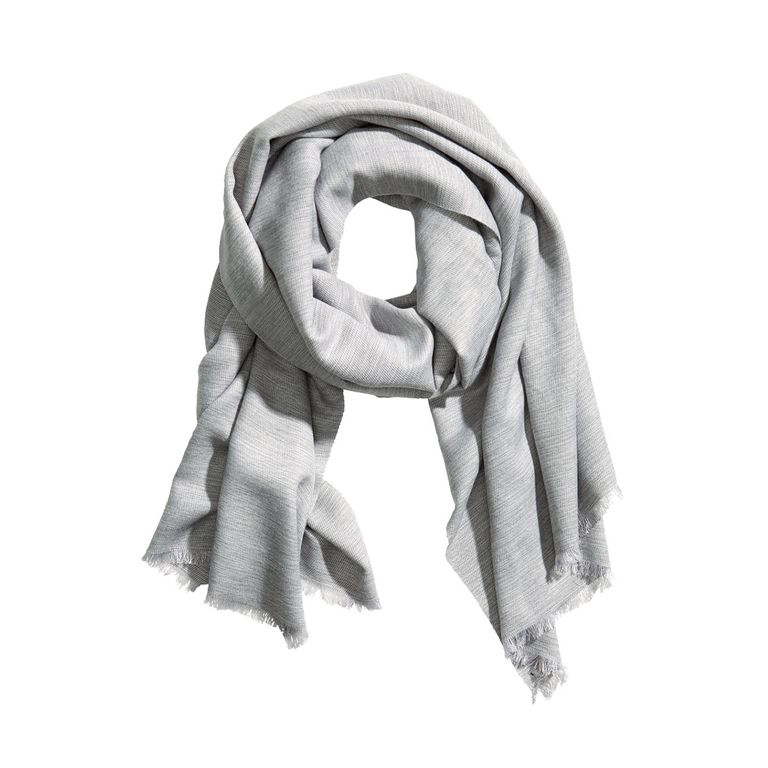 25 Lightweight Scarves for Cool Fall Mornings