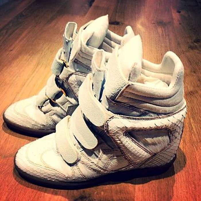 fabriek Verward Integraal Isabel Marant Can't Wear Her Own Sneaker Wedges Anymore