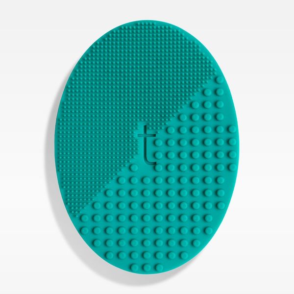 Thrive Causemetics Brush Hero Brush Cleansing Pad