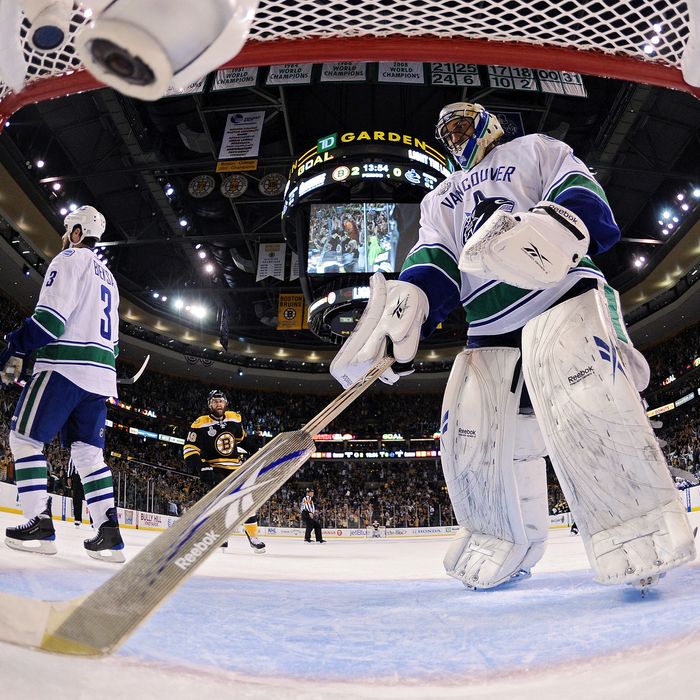 The Canucks Season Now Depends On Which Roberto Luongo Shows Up ...