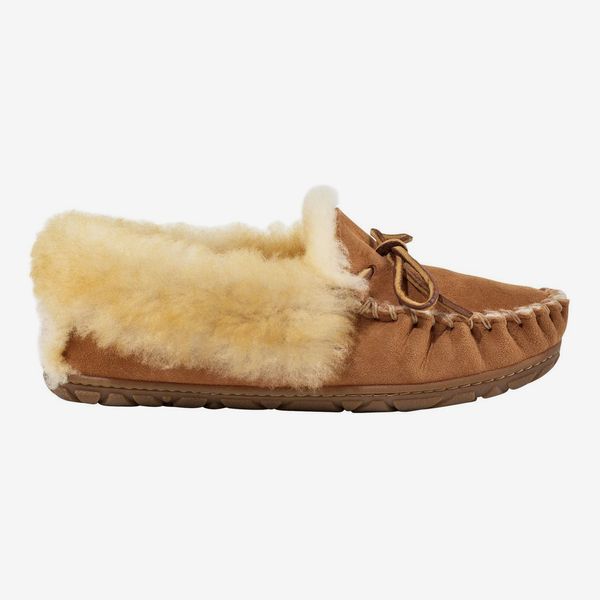 The 25 Best Slippers for Women That Are Cute and Cozy | Who What Wear-gemektower.com.vn
