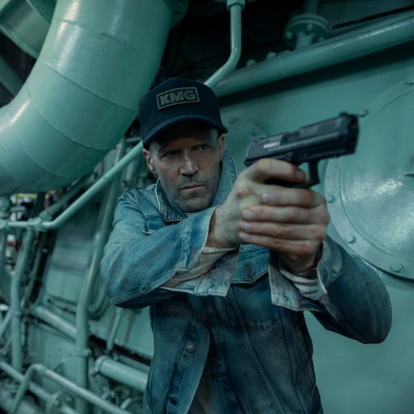 Jason Statham Rips a Guy’s Face Open With a Padlock in <em>Mutiny</em>