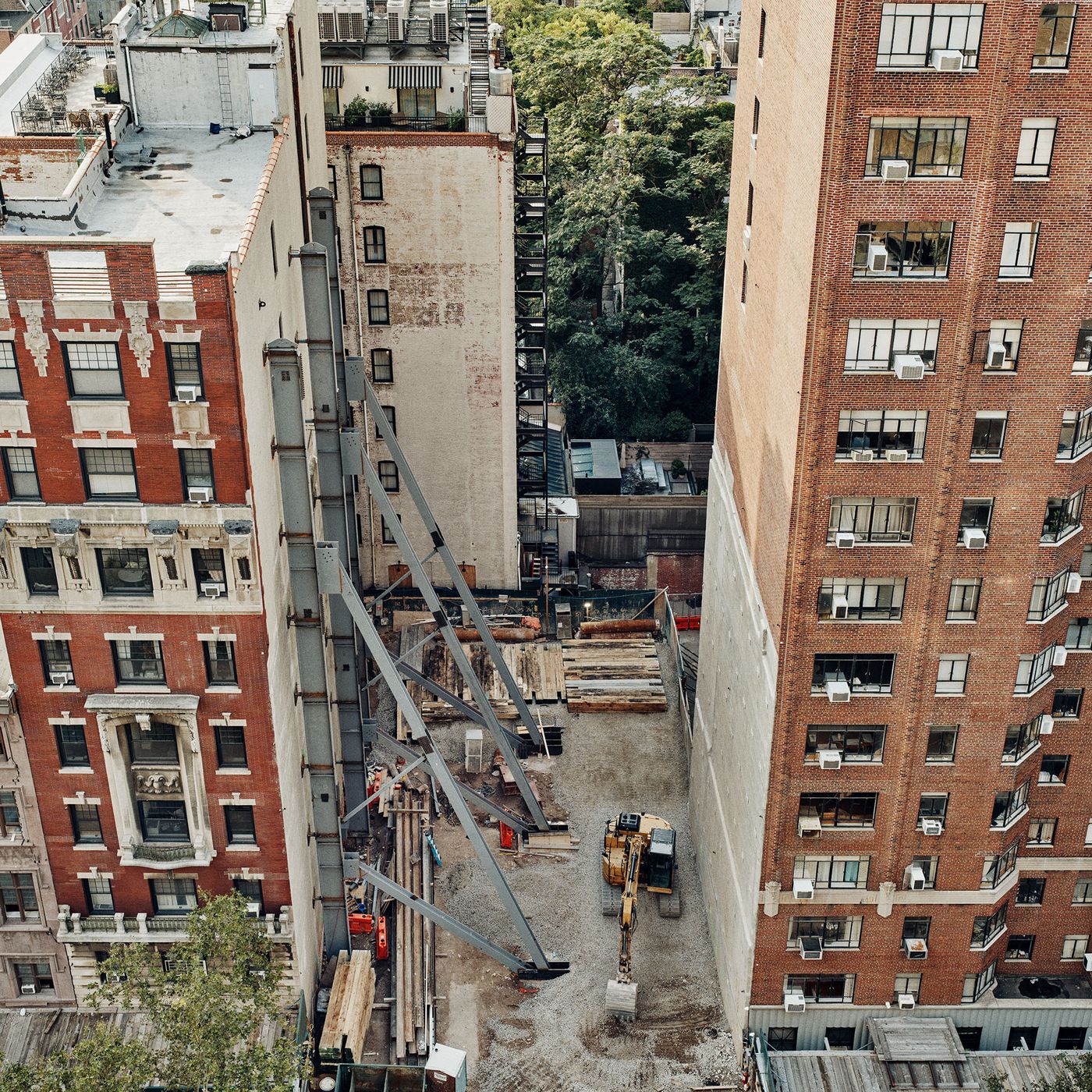 Fifth Avenue Construction Is a Nightmare for the Neighbors