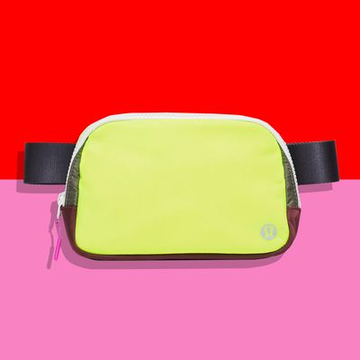 Lululemon Everywhere Belt Bag 1L (Deco Pink) : : Clothing, Shoes &  Accessories