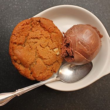 Featured on the kids menu, 1 cookie and a scoop of ice cream.