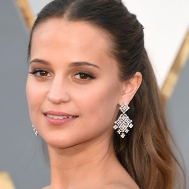 SERIES 3 - THE FALL 2015 CAMPAIGN WITH ALICIA VIKANDER - News