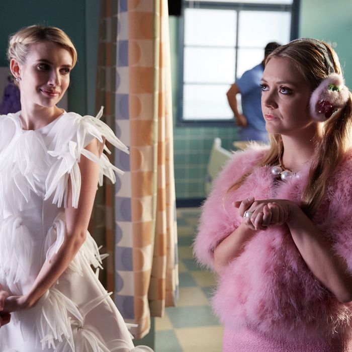 Scream Queens: L-R: Emma Roberts and Billie Lourd in the all-new “Chanel Pour Homme-Icide” episode of SCREAM QUEENS airing Tuesday, Nov. 1 (9:00-10:00 PM ET/PT) on FOX. Cr: Michael Becker / FOX. © 2016 FOX Broadcasting Co.