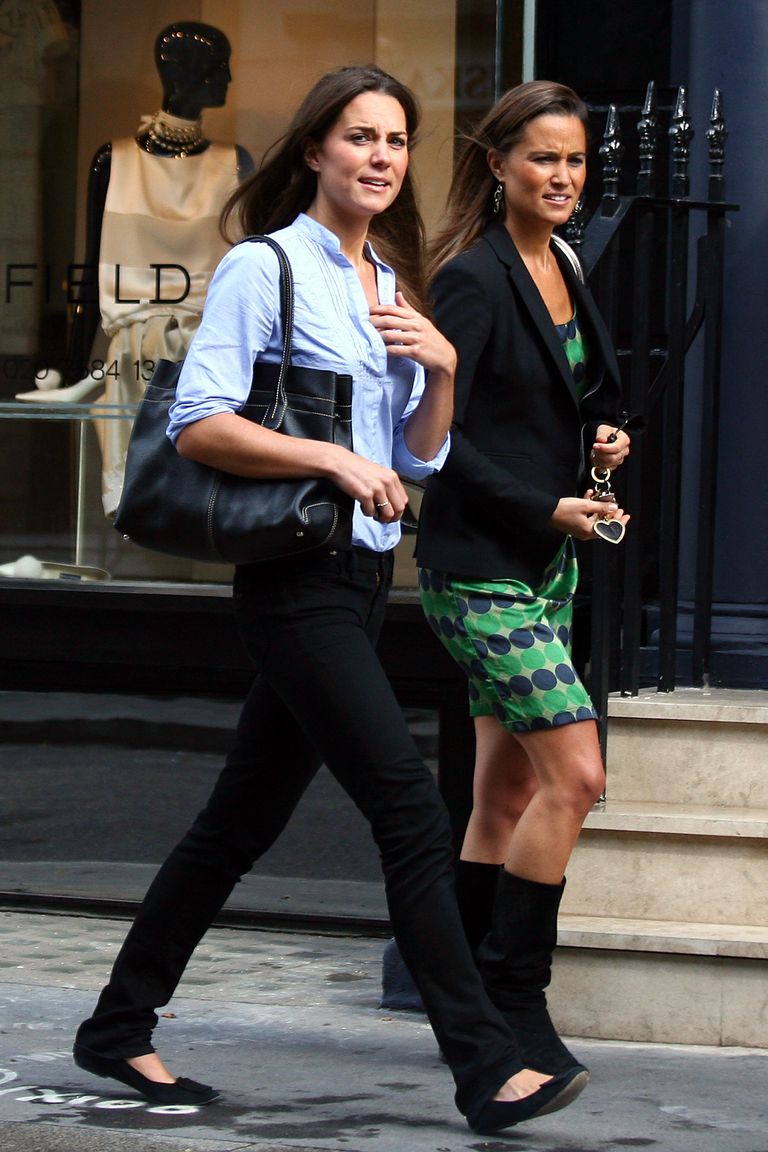 Kate and Pippa Middleton seen walking in Central LondonPictured: Kate and Pippa MiddletonRef: SPL124965  160909   EXCLUSIVEPicture by: Splash NewsSplash News and PicturesLos Angeles:	310-821-2666New York:	212-619-2666London:	870-934-2666photodesk@splashnews.com