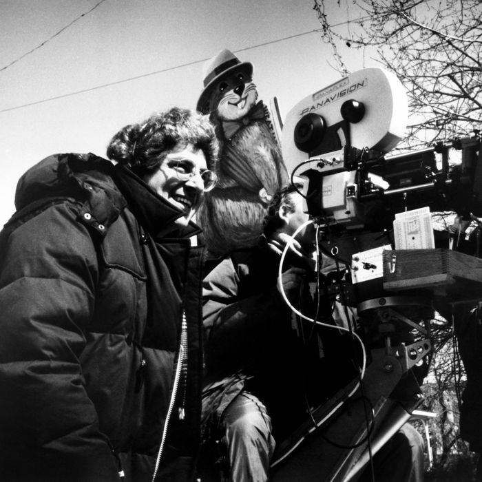 GROUNDHOG DAY, director Harold Ramis, on location in Woodstock, Illinois, 1993. ?Columbia Pictures/courtesy Everett Collection