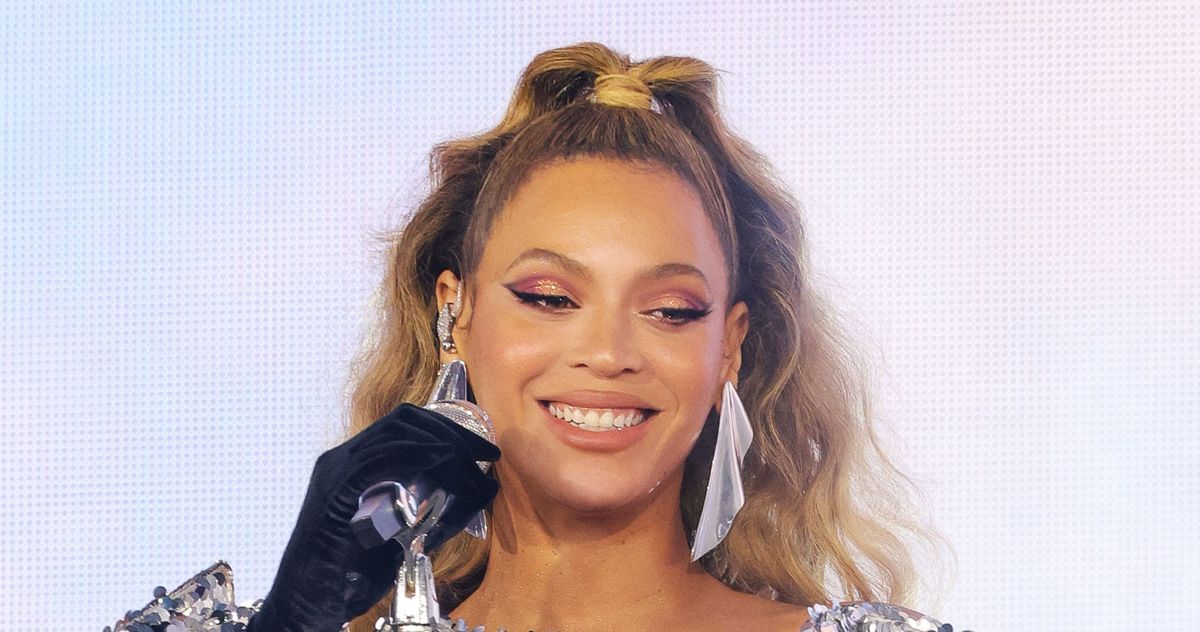 Beyoncé Surprises Fans at 'Renaissance' Premiere in Brazil