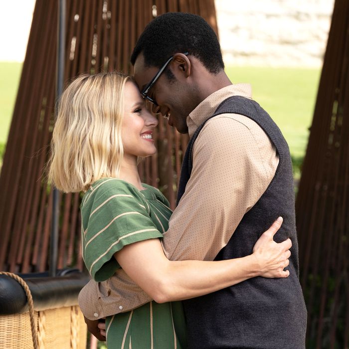 The Good Place Doesnt Need A Love Story