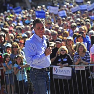 Republican presidential hopeful Mitt Romney holds a campaign rally at Pioneer Park in Dunedin, Florida, January 30, 2012. Florida will hold its Republican primary on January 31, 2012. 