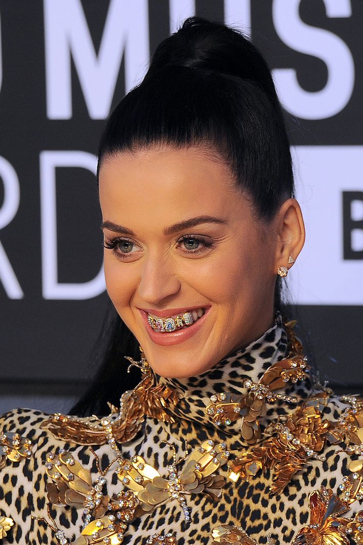 Katy Perry Bottom Teeth