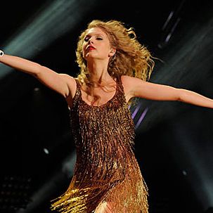 We salute Taylor and her demonstrative arms.