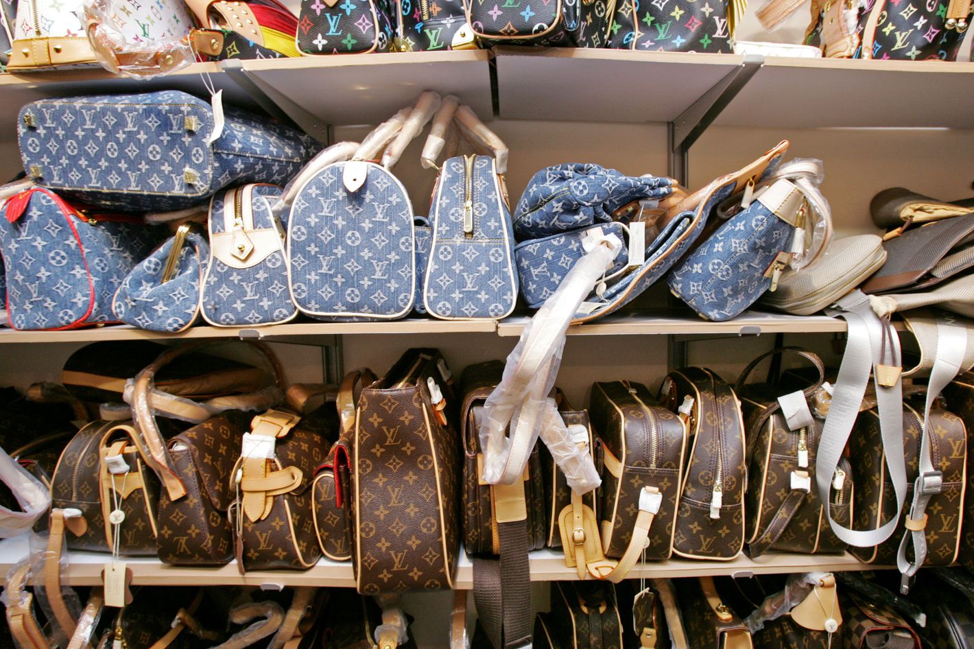 Fake Louis Vuitton Bags - Vuitton Counterfeit Ruling US