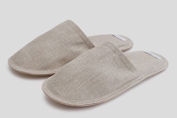 Linen Slippers in Natural