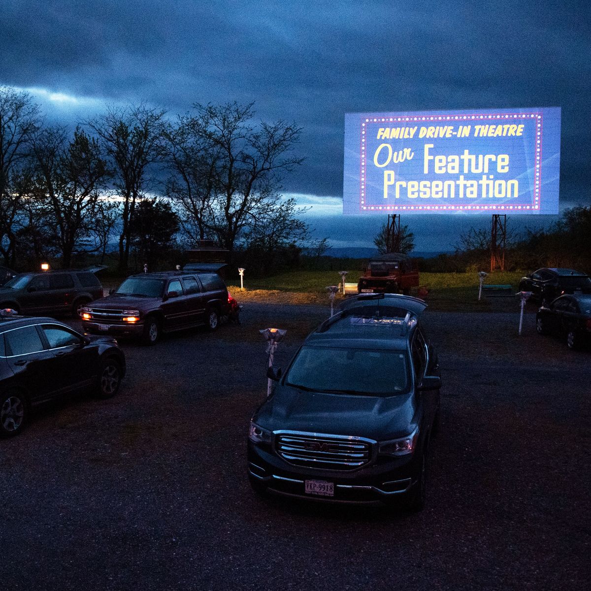 Drive In Movie Theaters Are The New Covid Era Gathering Spot