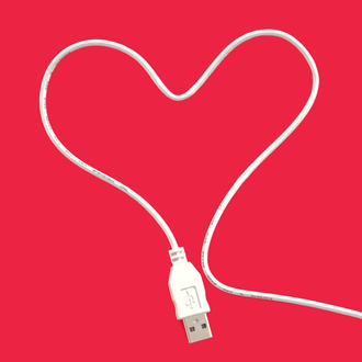 Cable USB in form of heart