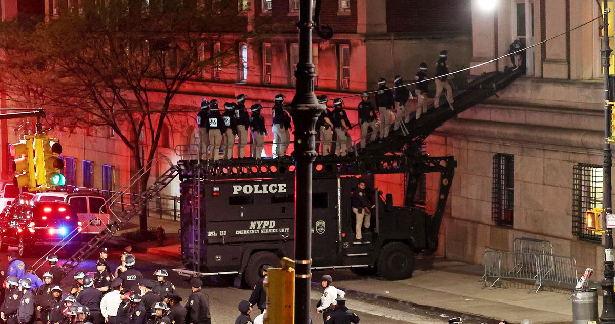 About the NYPD BearCat Ladder Truck Used to Clear Protesters – Curbed