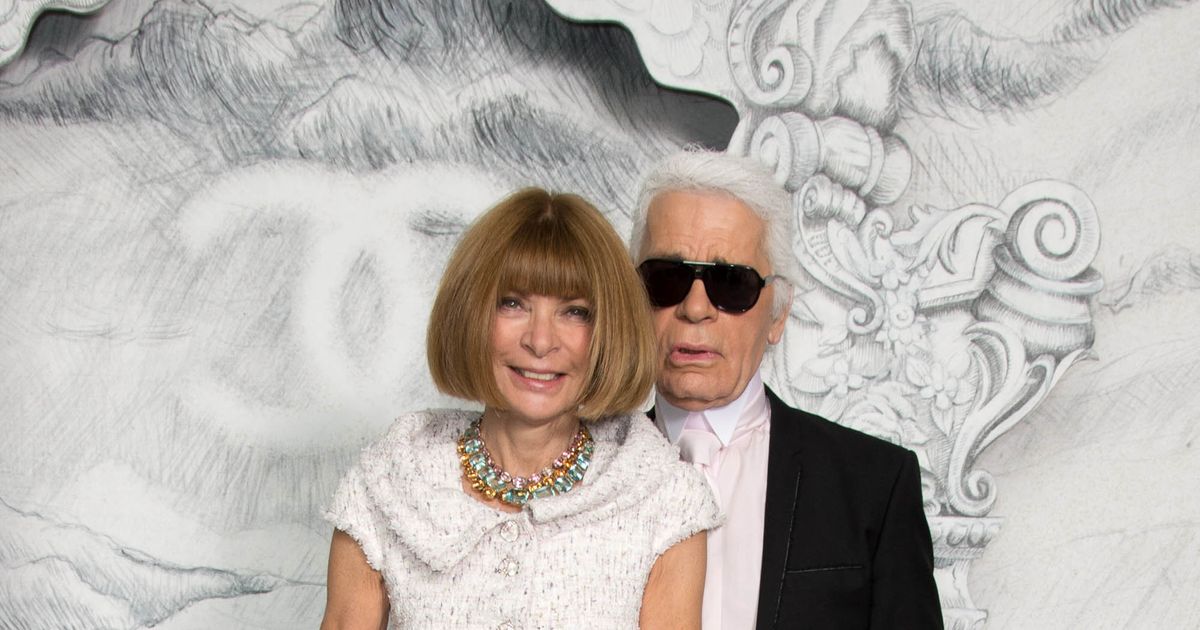 Slideshow: Chanel Couture Showgoers Posed Before a Fun, Promlike Backdrop