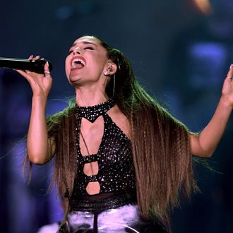 Ariana Grande Drops New Single Before SNL