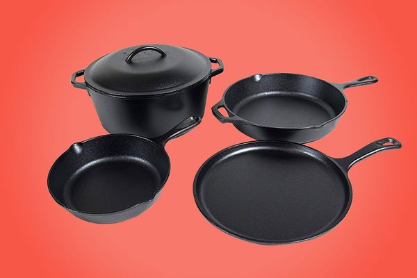  Lodge Seasoned Cast Iron 5 Piece Bundle. 10.5 Griddle, 8  Skillet, 10.25 Skillet, 10.25 Dutch Oven, and 10.25 Lid,Black: Cast Iron  Skillet: Home & Kitchen