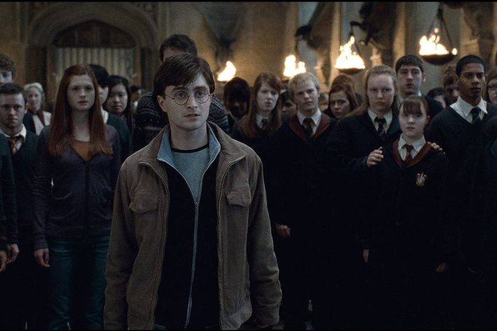 DANIEL RADCLIFFE (center) as Harry Potter in Warner Bros. Pictures’ fantasy adventure “HARRY POTTER AND THE DEATHLY HALLOWS – PART 2,” a Warner Bros. Pictures release.