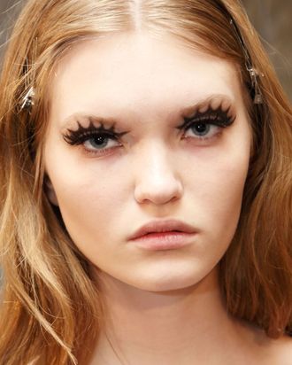 How to fake your lashes like Pat McGrath at Anna Sui.