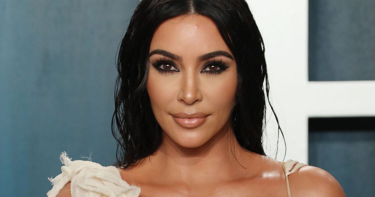 金卡戴珊 (Kim Kardashian) 發表謙遜的生日致辭，講述她將所有朋友劫持到私人島嶼的事