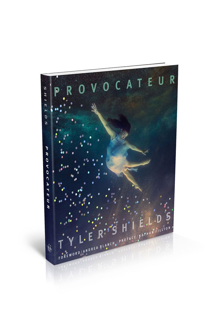 See The Provocative Work of Photographer Tyler Shields(00)