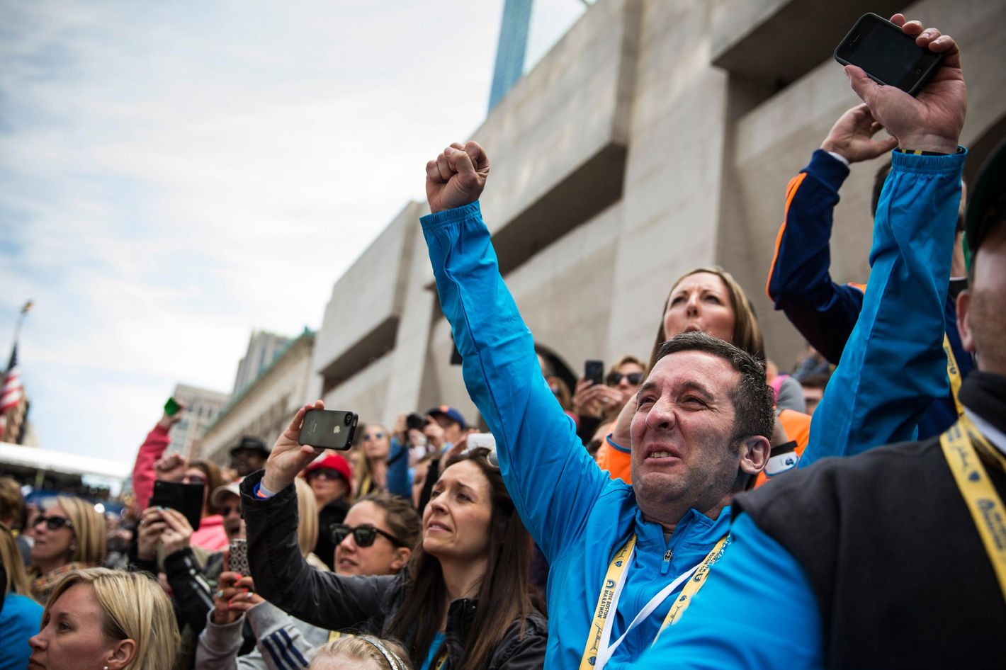 Photos American Man Meb Keflezighi Wins Boston Marathon