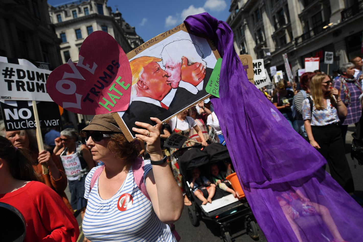 London Protest Against Trump: Huge Crowds During His Visit